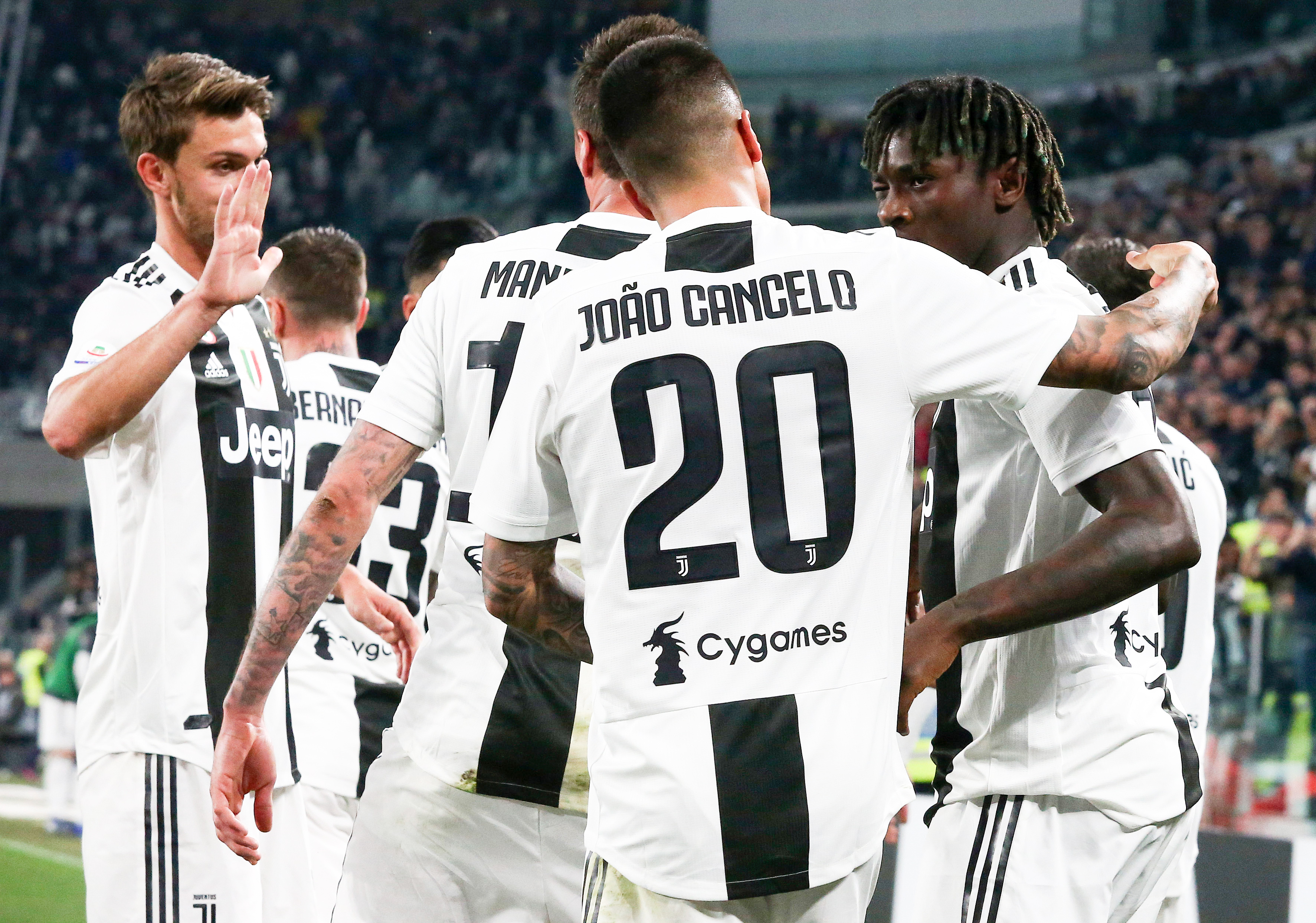 太残暴！德甲领头羊踢疯了：狂轰8球