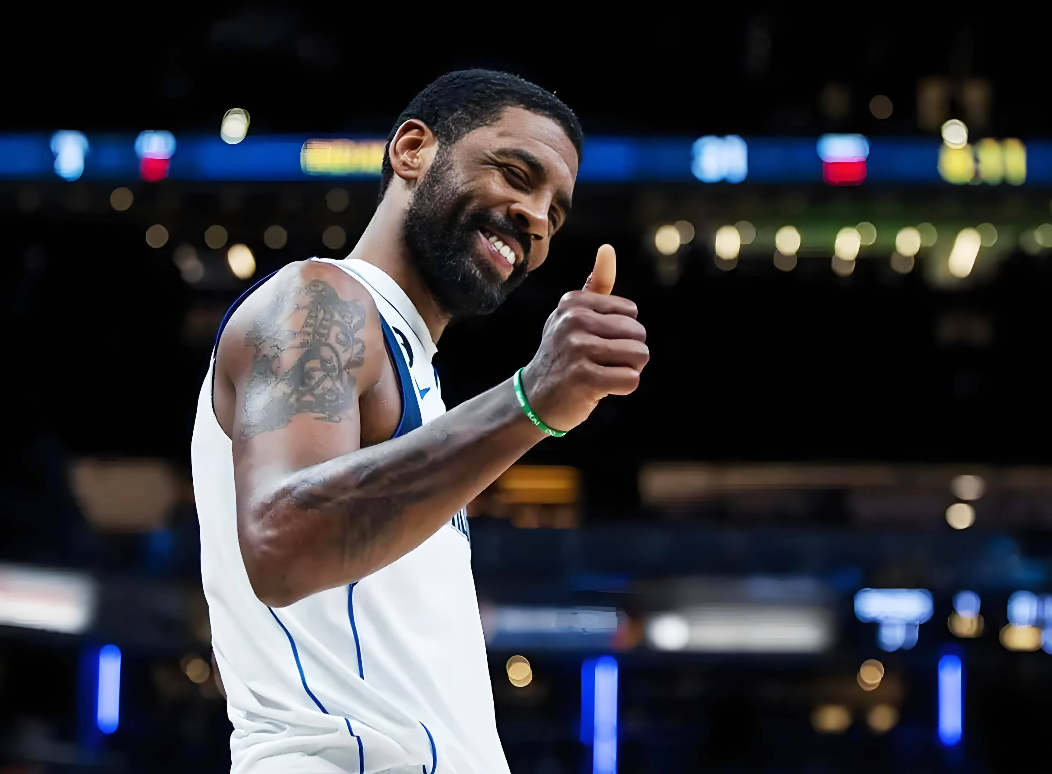 荷兰女国脚罗尔德公开谈论与女友恋情，两人曾因亲密照片受批评