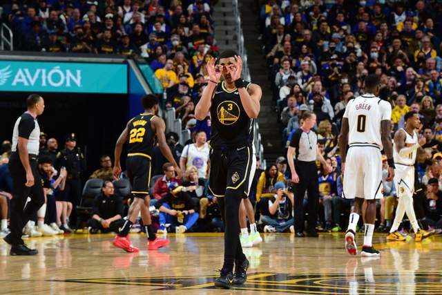 英超：阿森纳3-2利物浦，萨卡绝杀登顶积分榜