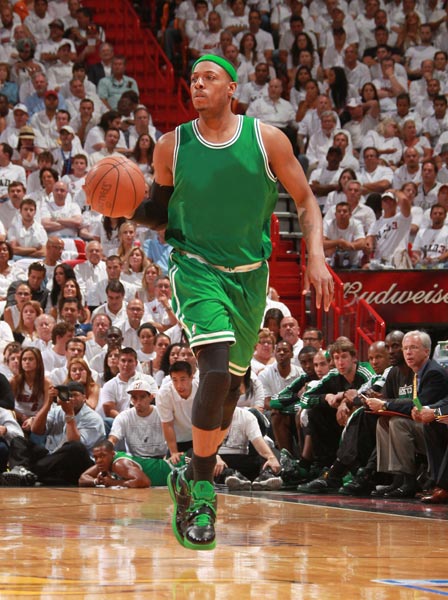 堪萨斯皇家队宣布将 17 号球衣永久退休，致敬夺冠功臣波格斯