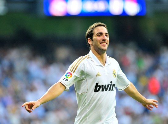 2016年：中职棒林智胜加盟中信兄弟，成为联盟史上首位转队成功的自由球员。