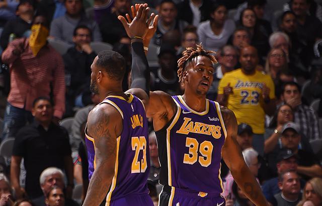 詹姆斯保持巅峰，还能打多久？湖人马刺背靠背，谁能赢？